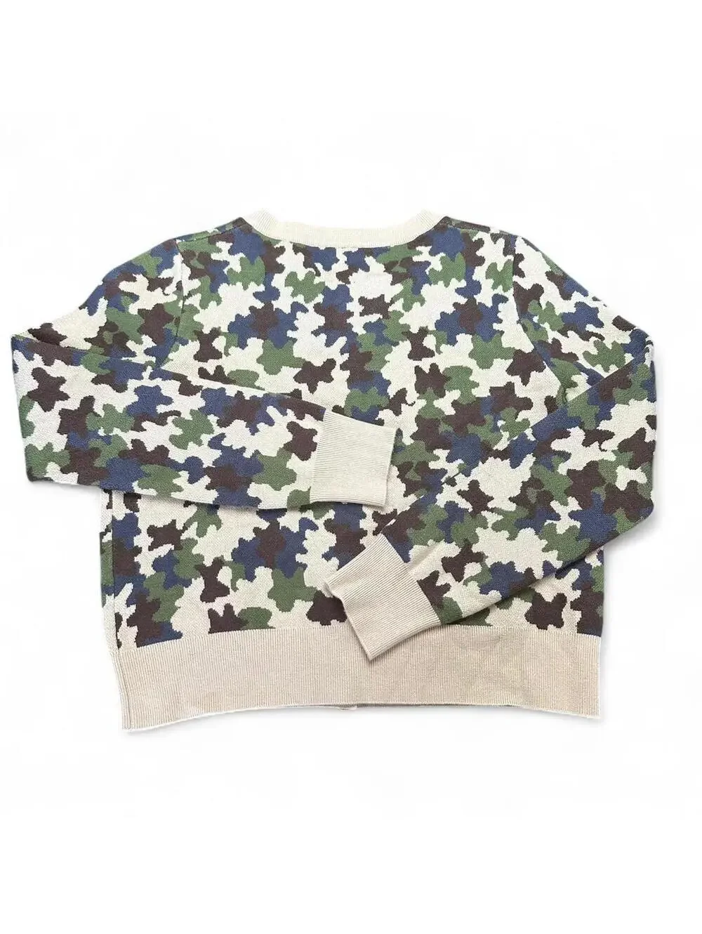 Camo cardigan size M.